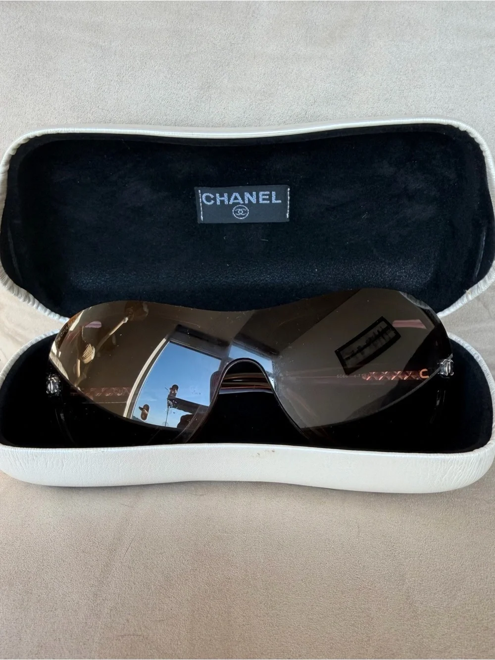 CHANEL Oversized Tortoiseshell Gradient Sunglasses - Brown